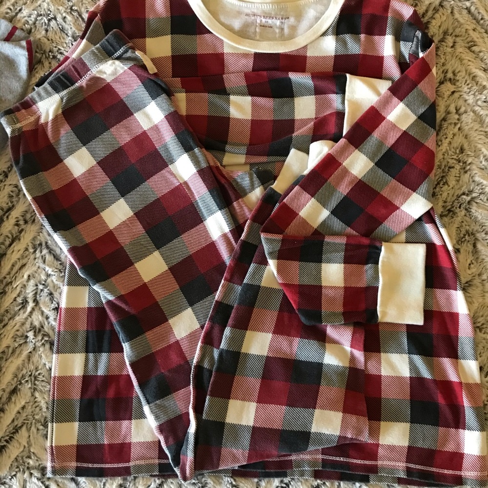 Woman’s Burt’s bees Christmas jams